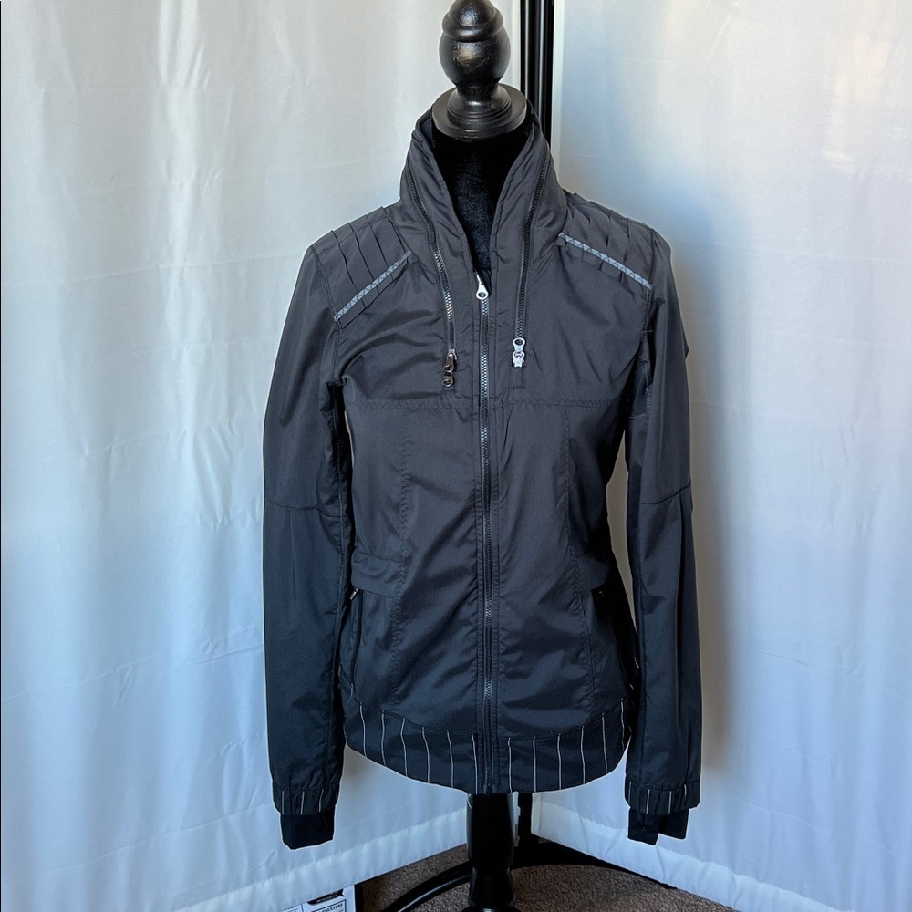 Lululemon Spring Forward Running/Hiking Windbreaker Jacket
